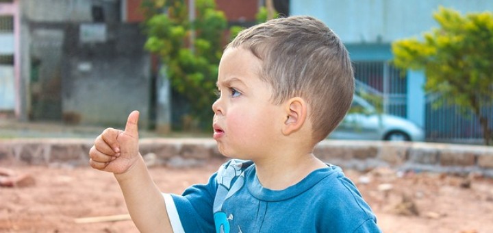 nene jugando